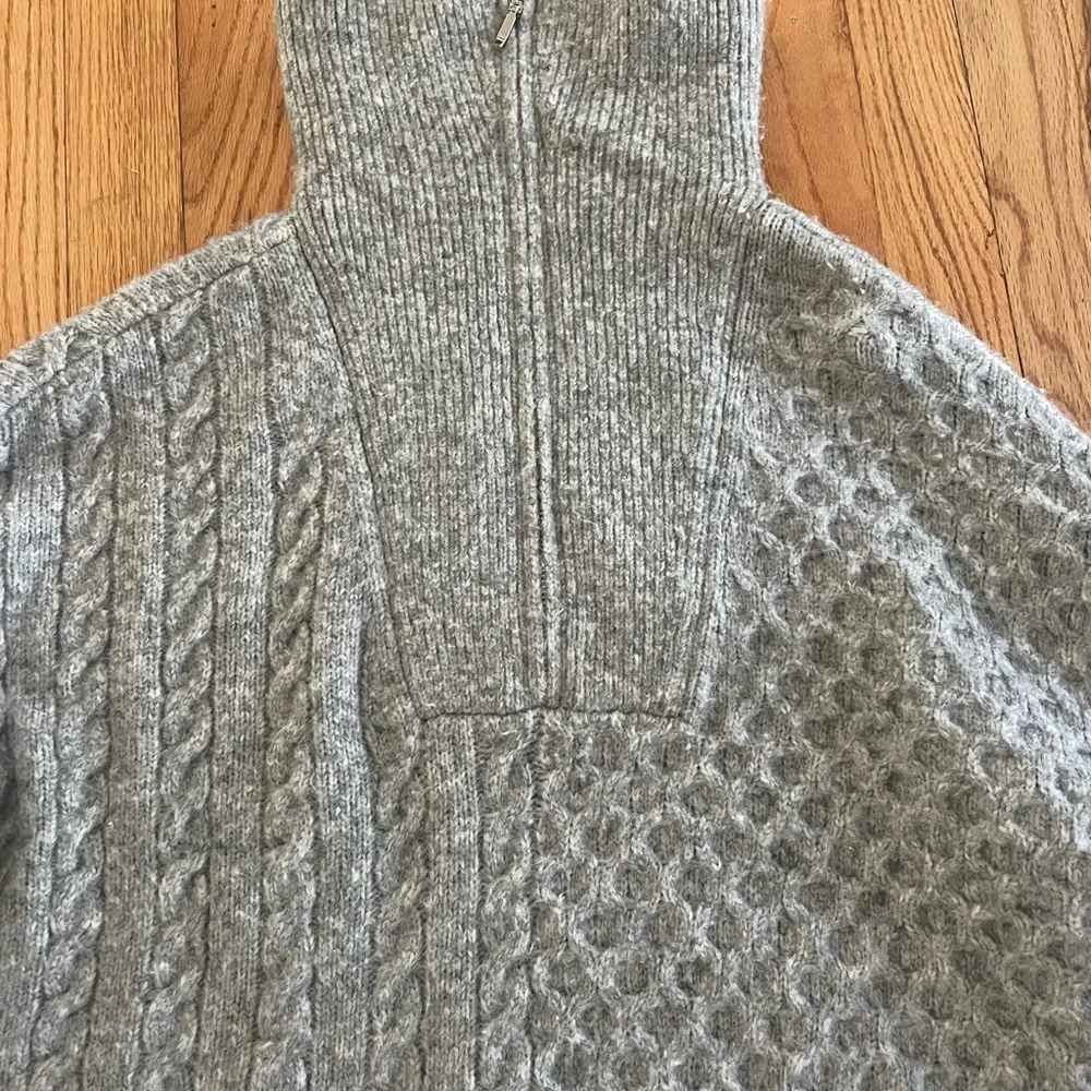 Abercrombie & Fitch Gray Cable Knit Turtleneck Sweater - Picture 3 of 4
